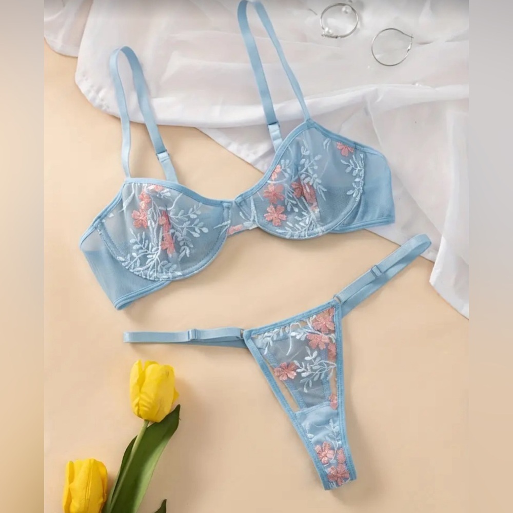 New sexy women’s lingerie set in blue, underwire bra with matching thong…​